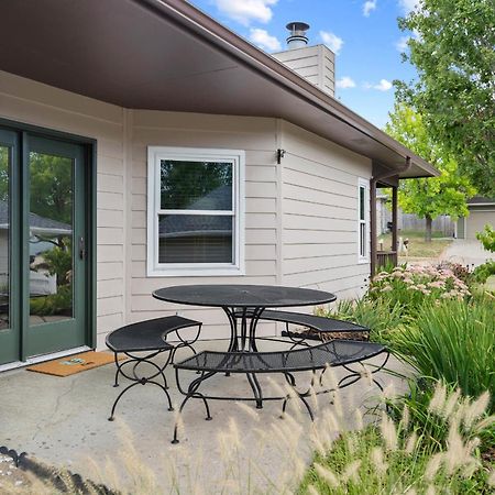 1 5 Miles To Mizzou ~ Spacious & Updated Home~ Columbia Kültér fotó